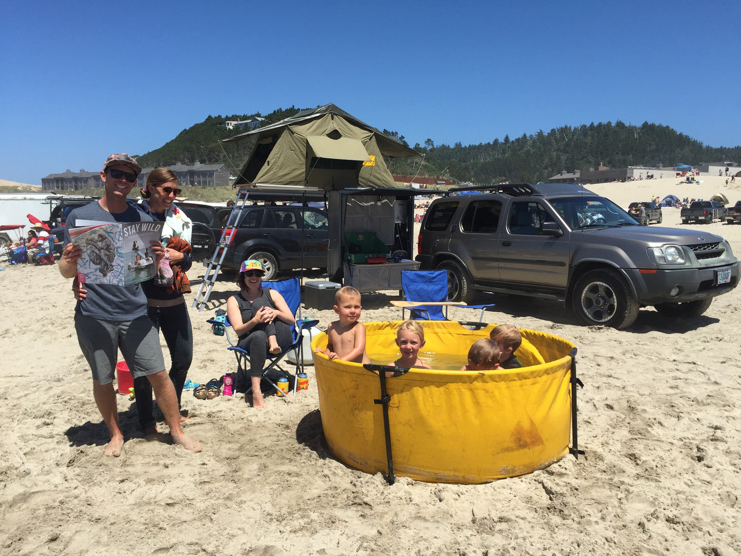 Nomad Hitch Camper with Roof Top Tent & Annex